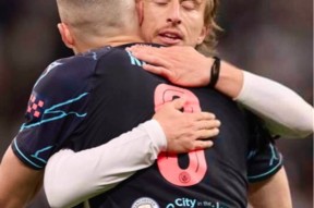 金年会平台-澳洲主帅致敬老对手：誉莫尔与穆里尼奥之间深厚友谊(为什么不建议去澳洲打工)